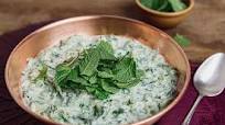 Raita de pepino com coentro e hortelã Raita de pepino com coentro e hortelã
