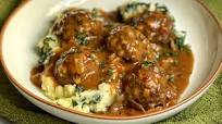 RECIPE: CHEESY IRISH MEATBALLS WITH GUINNESS ONION GRAVY RECIPE: CHEESY IRISH MEATBALLS WITH GUINNESS ONION GRAVY