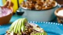 Tostadas de Pollo con Mole Tostadas de Pollo con Mole