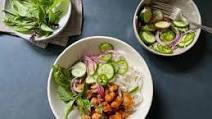 Rice Noodle Bowls with Sweet Chili Chicken Rice Noodle Bowls with Sweet Chili Chicken