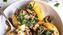 Baked Potatoes with Spinach and Mushroom and Vegan Gravy Baked Potatoes with Spinach and Mushroom and Vegan Gravy
