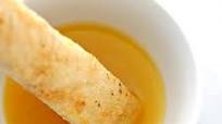 Easy Garlic Parmesan Breadsticks with Garlic Dipping Sauce Easy Garlic Parmesan Breadsticks with Garlic Dipping Sauce
