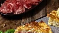 COME FARE LA FOCACCIA MORBIDA: RICETTA E CONSIGLI COME FARE LA FOCACCIA MORBIDA: RICETTA E CONSIGLI