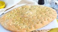 Focaccia, pan italiano con romero Focaccia, pan italiano con romero