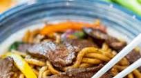 Beef Stir Fry Udon Noodles in Black Pepper Sauce (黑椒牛肉炒乌冬面) Beef Stir Fry Udon Noodles in Black Pepper Sauce (黑椒牛肉炒乌冬面)