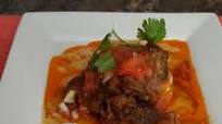 Chamorros de res en salsa de birria Chamorros de res en salsa de birria