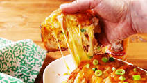Buffalo Chicken Pull-Apart Bread Buffalo Chicken Pull-Apart Bread