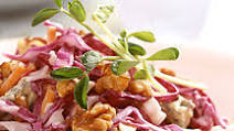 Nutty cabbage salad with beets and blue cheese Nutty cabbage salad with beets and blue cheese