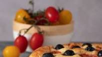 Focaccia pugliese Focaccia pugliese