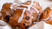 Fluffy Vegan Hot Cross Buns (Eggless) Fluffy Vegan Hot Cross Buns (Eggless)