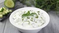 Come preparare lo tzatziki greco: la ricetta originale per fare la vera salsa di yogurt e cetriolo Come preparare lo tzatziki greco: la ricetta originale per fare la vera salsa di yogurt e cetriolo