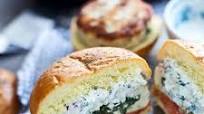 Spanakopita Stuffed Chicken Burgers with Tzatziki Spanakopita Stuffed Chicken Burgers with Tzatziki