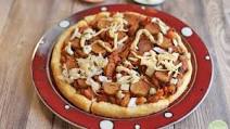 Vegan chili dog pizza Vegan chili dog pizza