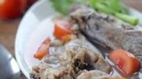 Sinigang na Ulo (Fish Head in Tamarind Broth) Sinigang na Ulo (Fish Head in Tamarind Broth)