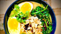 Ramen bowl recipe for vegetarians – with a savory touch Ramen bowl recipe for vegetarians – with a savory touch
