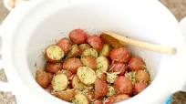 Slow Cooker Garlic and Parmesan Potatoes Slow Cooker Garlic and Parmesan Potatoes