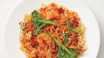 Bacon and Kimchi Noodle Stir-Fry Bacon and Kimchi Noodle Stir-Fry
