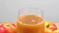 How to Make Apple Juice (With and Without Juicer) How to Make Apple Juice (With and Without Juicer)