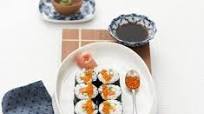 Salmon & cucumber sushi rolls Salmon & cucumber sushi rolls