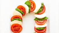 Festive Christmas Caprese Salad Festive Christmas Caprese Salad