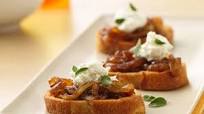 Caramelized Onion and Goat Cheese Crostini Caramelized Onion and Goat Cheese Crostini