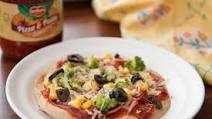 Cheesy Tawa Pizza Recipe With Corn And Broccoli Recipe in Urdu Cheesy Tawa Pizza Recipe With Corn And Broccoli Recipe in Urdu