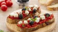 Bruschetta caprese Bruschetta caprese