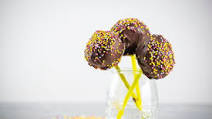 How to Make Cake Pops with a Mold How to Make Cake Pops with a Mold