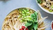 Pho (Vietnamese Noodle Soup) Pho (Vietnamese Noodle Soup)