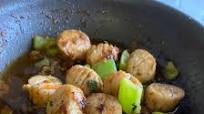 Pan-Seared Lemon and Garlic Scallops Pan-Seared Lemon and Garlic Scallops