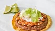 Tostadas de Tinga de Pollo - Chipotle Chicken Tostadas Tostadas de Tinga de Pollo - Chipotle Chicken Tostadas