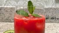 Fresh Strawberry Kiwi Juice (Blender or Juicer) Fresh Strawberry Kiwi Juice (Blender or Juicer)