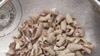 Preparing Pork Large and Small Intestines for Stew Preparing Pork Large and Small Intestines for Stew