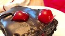 2-Ingredient Cherry Chocolate Cake 2-Ingredient Cherry Chocolate Cake