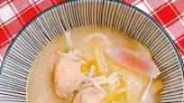 Sinampalukang Manok with Leftover Pasta Noodles Sinampalukang Manok with Leftover Pasta Noodles