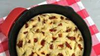 Easy Skillet Focaccia Bread Easy Skillet Focaccia Bread