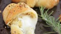 Cheesy Stuffed Garlic Butter Crescent Rolls Cheesy Stuffed Garlic Butter Crescent Rolls