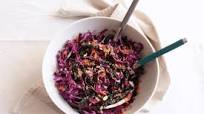 Insalata invernale con cavolo rosso Insalata invernale con cavolo rosso