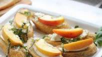 Peach and Burrata Crostini Peach and Burrata Crostini