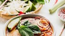 Bun Bo Hue (Spicy Vietnamese Beef Noodle Soup - Instant Pot) Bun Bo Hue (Spicy Vietnamese Beef Noodle Soup - Instant Pot)