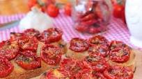 Bruschette con pomodori confit Bruschette con pomodori confit