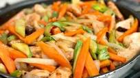 Receta de chop suey de pollo con arroz blanco Receta de chop suey de pollo con arroz blanco