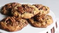 Chocolate Pecan Caramel Cluster Cookies!! Chocolate Pecan Caramel Cluster Cookies!!