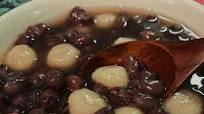 Sweet Red Bean Soup with Sticky Rice Dumplings Sweet Red Bean Soup with Sticky Rice Dumplings