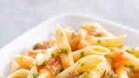 Pasta and Fresh Tomato Sauce with Garlic and Basil Pasta and Fresh Tomato Sauce with Garlic and Basil
