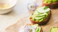 Edamame+Pea Crostini Edamame+Pea Crostini
