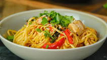 Sweet Chilli Chicken Noodles | MYPROTEIN™ Sweet Chilli Chicken Noodles | MYPROTEIN™