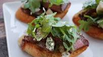 Steak bruschetta appetizer Steak bruschetta appetizer
