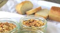 EASY LOW CARB & KETO HUMMUS EASY LOW CARB & KETO HUMMUS