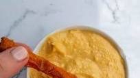 Super Simple Garlic Sriracha Hummus Super Simple Garlic Sriracha Hummus